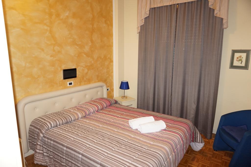 Hotel Astoria Fidenza Δωμάτιο φωτογραφία